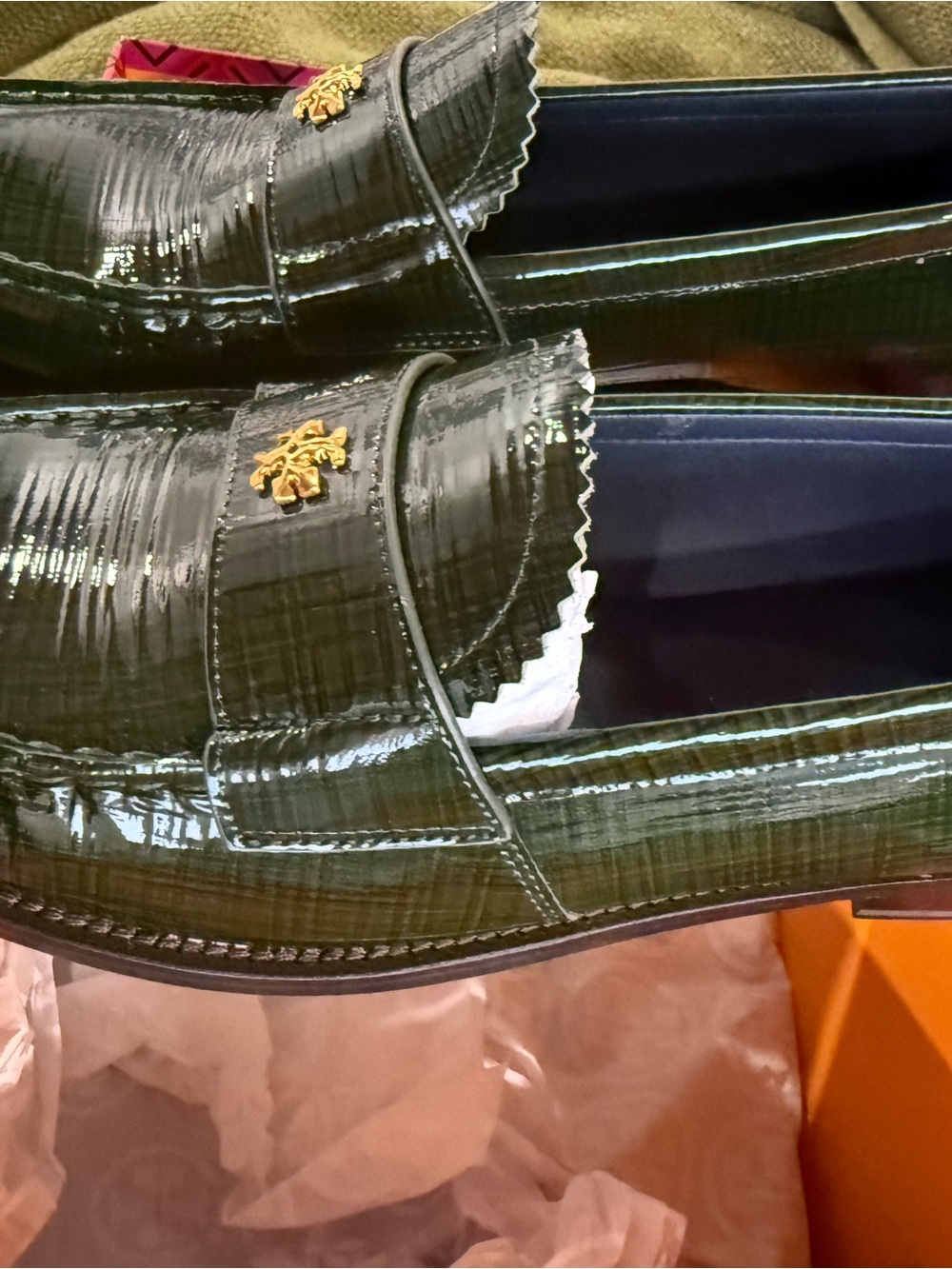 Tory Burch Textured Patent Leather Classic Loafers Dark Everglade Green size 10M - Picture 9 of 16